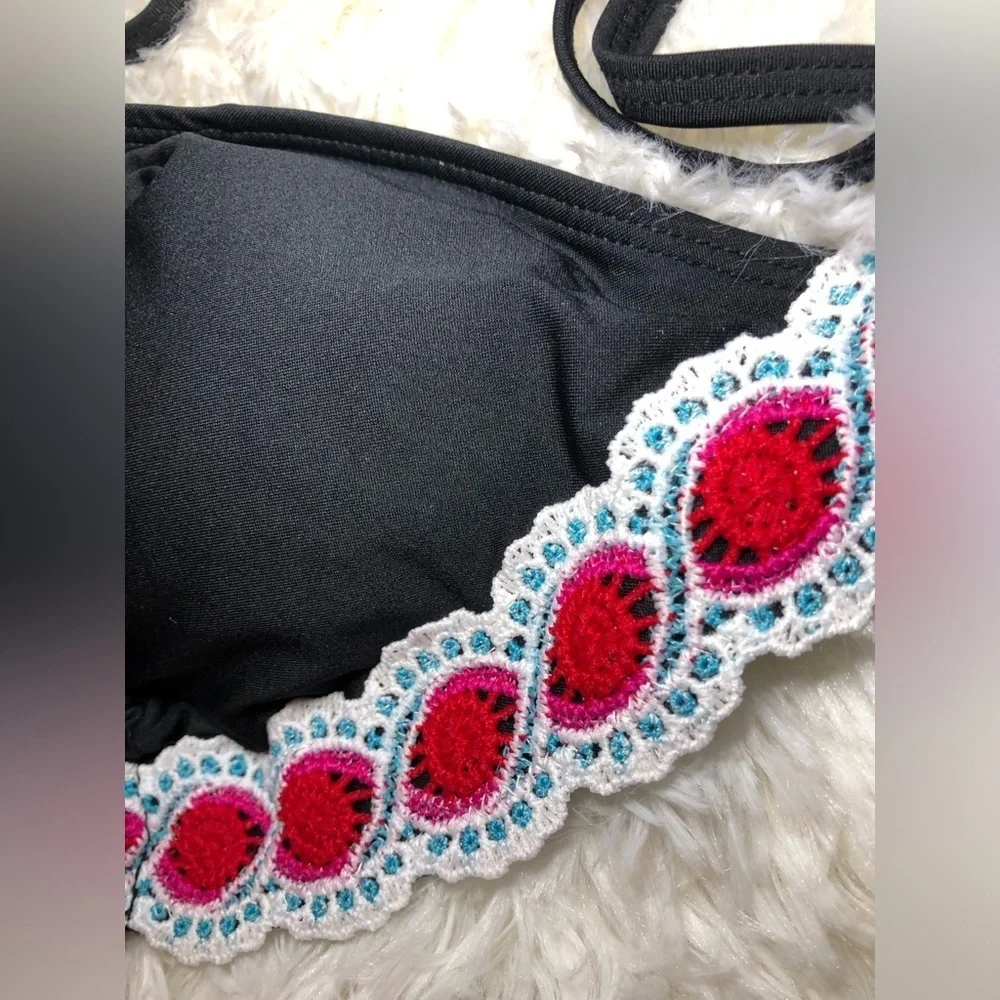 Black and Red Triangle Bikini Top DD